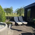 Nyaraló Wellness Ruigenhoek 13a - Sauna, Jacuzzi ! De Zilk